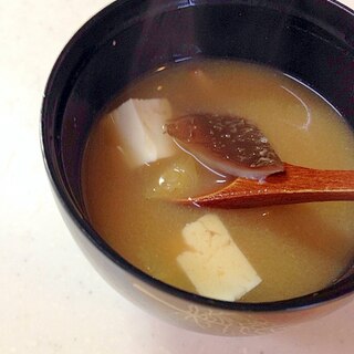 椎茸と白菜と豆腐のお味噌汁
